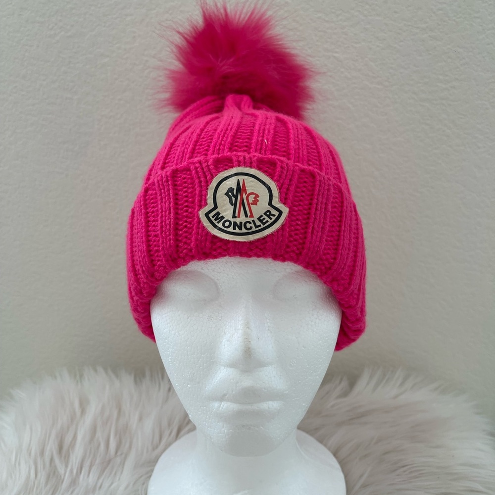 Winter Knit Pom Pom fuschia Hat